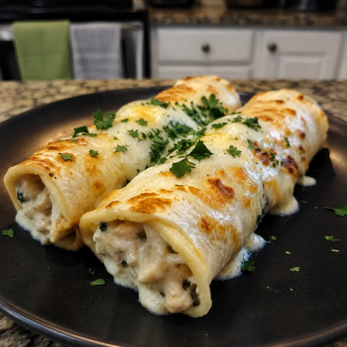 Cheesy Chicken Alfredo Tortilla Roll-Ups